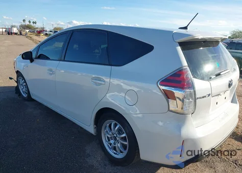 2015 Toyota Prius V Four z USA, uszkodzony, nr VIN JTDZN3EU1FJ035185